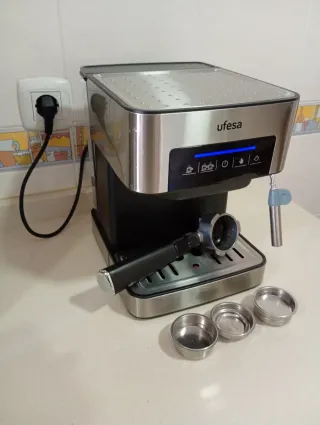 Cafetera Ufesa Monza Táctil 1.6L