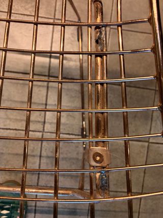 Silla estilo Bertoia dorada rosada