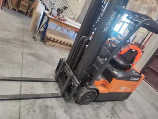 Autoelevador Eléctrico TOYOTA 7FBE18