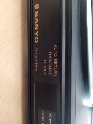 Tocadiscos / Plato  Sanyo modelo TP 6100