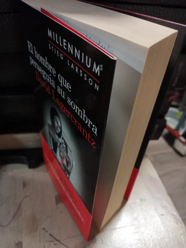 El hombre que perseguía su sombra (Serie Millen...