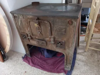 Cocina de carbón antigua