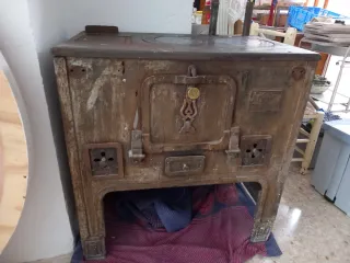 Cocina de carbón antigua