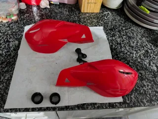 Paramanos Moto Enduro Rojos + Accesorios