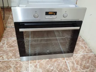 Horno pirolítico Electrolux