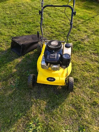 Cortacésped Gasolina 2.2 kW 40 cm