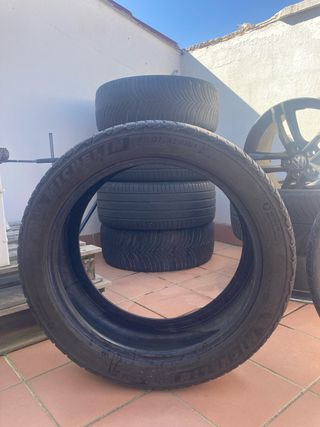 4 Neumáticos Invierno Michelin 225/45 R18