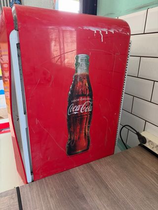 Nevera Coca-Cola pequeña