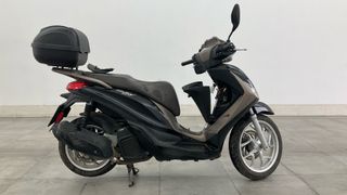 Piaggio Medley 125cc Maxi Scooter
