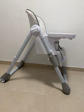 Trona bebé cómoda y segura