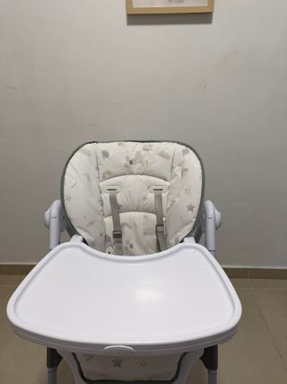 Trona bebé cómoda y segura