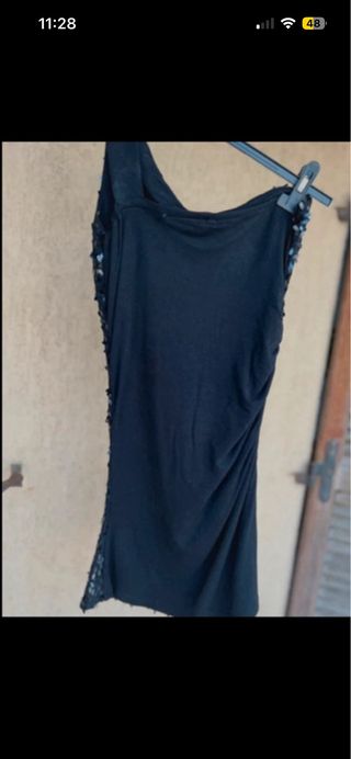 Abito nero con paillettes