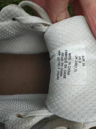 Deportivas H&M Beige y Blancas