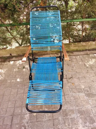 Silla reclinable azul y negra