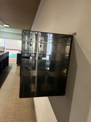 Estantería hueca de acero