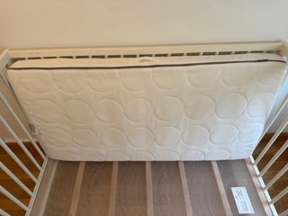Colchón Cuna JÄTTETRÖTT como nuevo + REGALOS