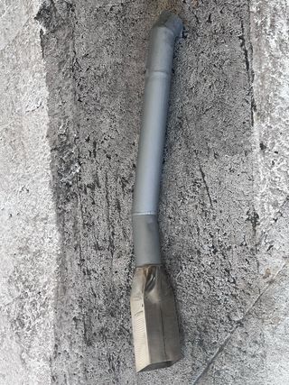 Cola de escape en acero inoxidable para coche