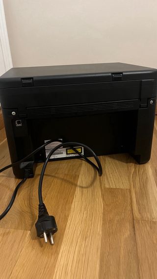 Impresora Brother DCP con tinta negra nueva