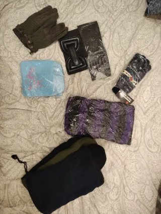 Chaquetilla de cuero marrón y accesorios