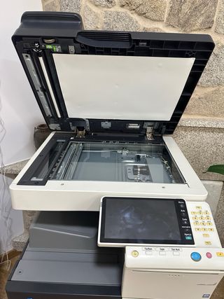 Impresora Konica Minolta bizhub C284