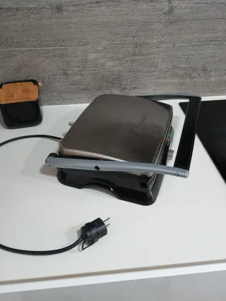 Sandwichera grill eléctrica H.Koenig Tostadora