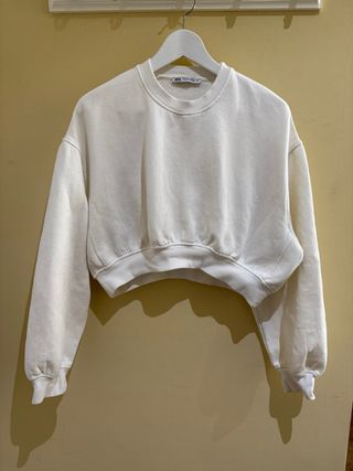 Sudadera corta Zara blanca