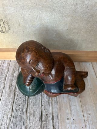 Scultura in legno orientale