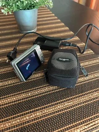 Cámara Digital Sony Cyber-shot Plata