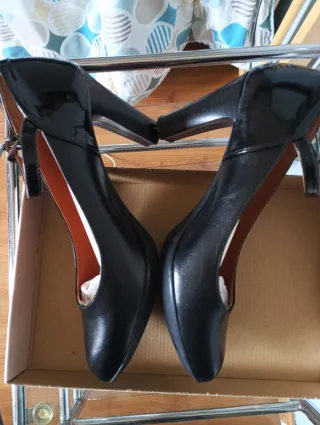 Zapatos de tacón negros para mujer
