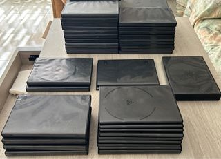 54 Cajas DVD/Blu-ray Negras (81 Discos)