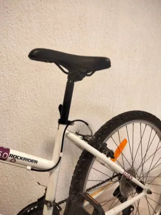 Bicicleta Btwin Rockrider 5.0 Blanca. Cadete.