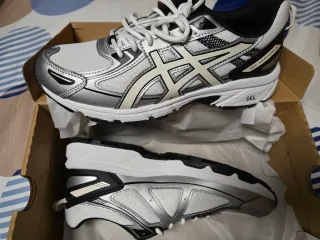 Zapatillas Asics Gel-Venture 6 Plata/Blanco