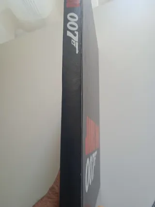 Libro James Bond 007