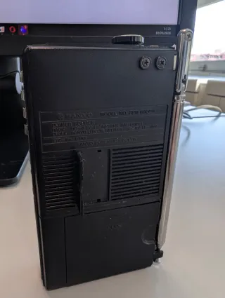 Radio Sanyo AM/FM Quartz RPM 6800U