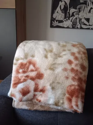 Manta de lana beige y marrón