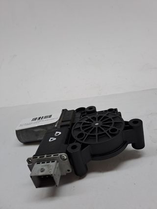 MOTOR ELEVALUNAS DELANTERO DERECHO OPEL CORSA E 629587