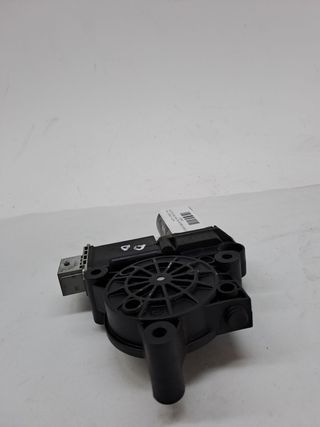 MOTOR ELEVALUNAS DELANTERO DERECHO OPEL CORSA E 629587