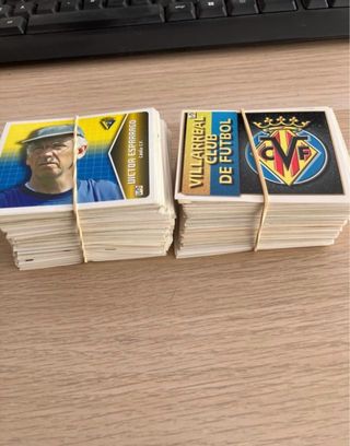 Cromos de fútbol ediciones Este, sin pegar