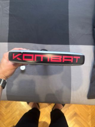 Pala de pádel Kombat Onyx