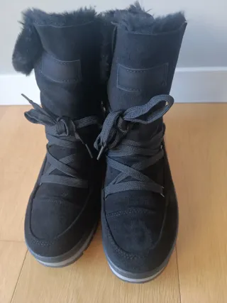 Botas pelo negras talla 39. Vendo mismas beige t38