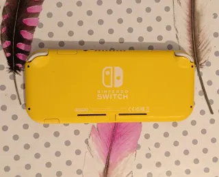 Nintendo Switch Lite Amarilla