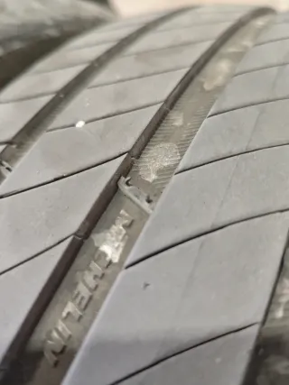 Dos Neumáticos Michelin 205/55 R19