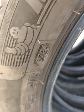 Dos Neumáticos Michelin 205/55 R19