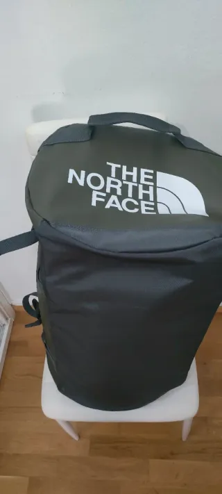 Petate the north face de 70 litros de capacidad