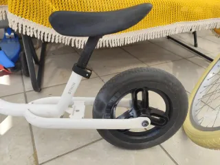 Bici sin pedales Btwin blanca