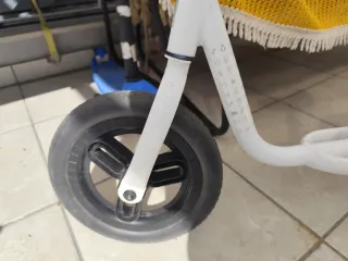 Bici sin pedales Btwin blanca