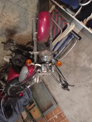 Honda Pioneer 125cc Moto Cruiser Roja/Plata