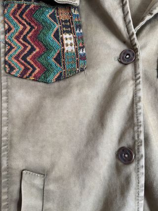Chaqueta vaquera bordada multicolor