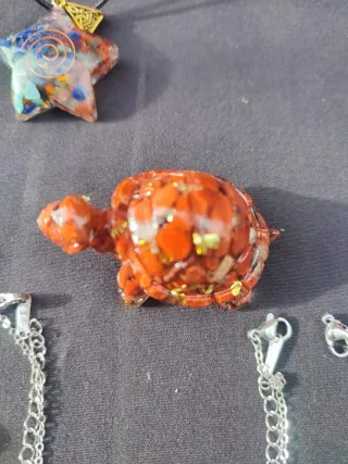 TORTUGA DE RESINA DE JASPE ROJO