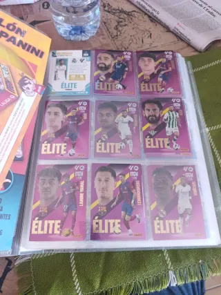 Álbum Megacracks 2024-25 con 415 cards